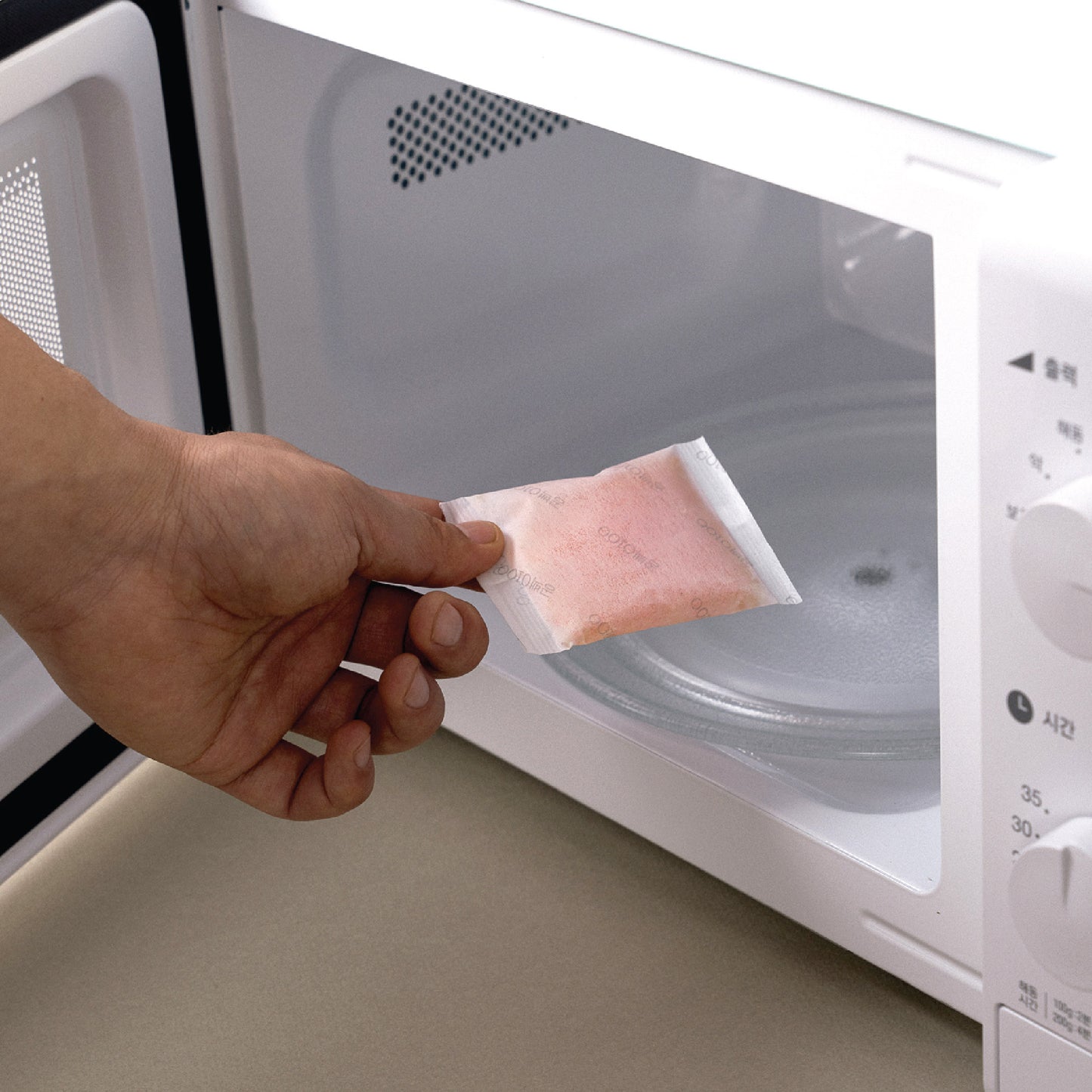 Silica Gel Desiccant ( 10 sachets/ pack) | Keep clothes & shoes away from moisture