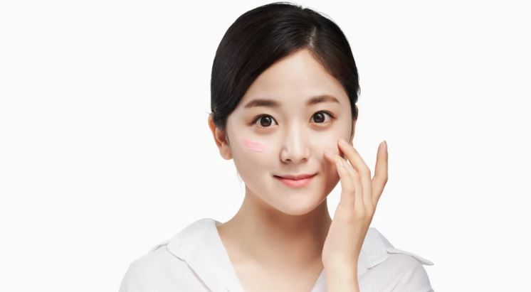 Flawless soft and dewy skin, I wish I can have it too! Why do Korean girls have great skin complexion?
