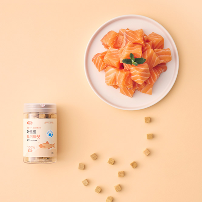 Freeze Dried Toy Treat (1cm) • Salmon (supports skin & ease digestion)