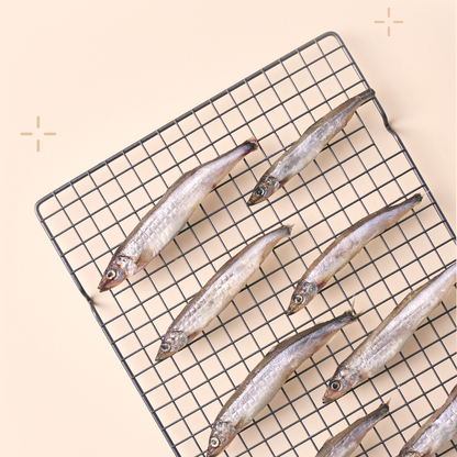 Whole Dried Fish Treat • Capelin (support healty bones)
